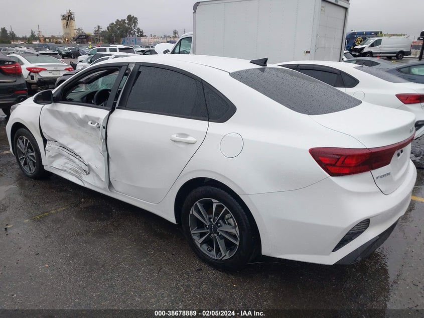 VIN 3KPF24AD3PE674125 2023 KIA FORTE LXS
