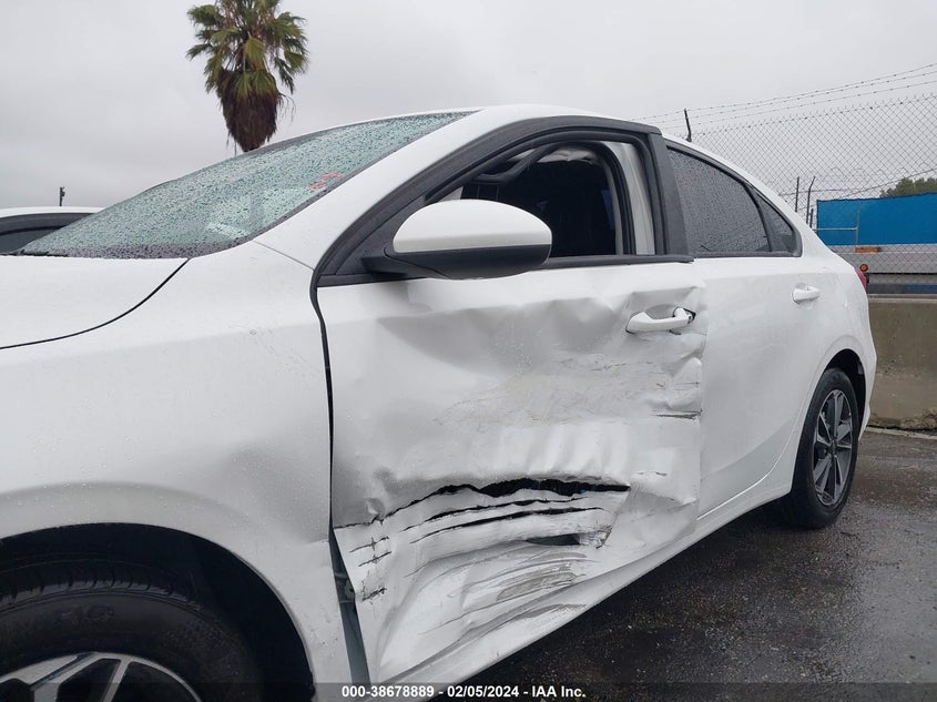 VIN 3KPF24AD3PE674125 2023 KIA FORTE LXS
