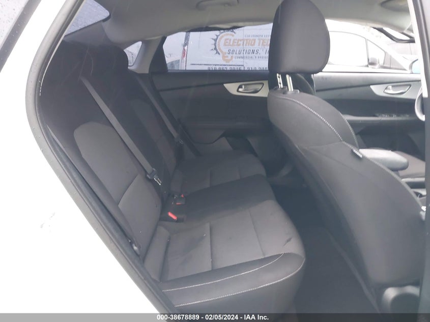 VIN 3KPF24AD3PE674125 2023 KIA FORTE LXS