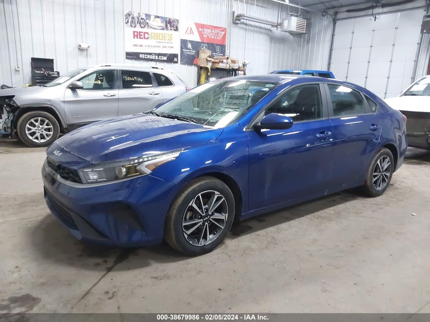 VIN 3KPF24AD2NE415915 2022 KIA FORTE LXS