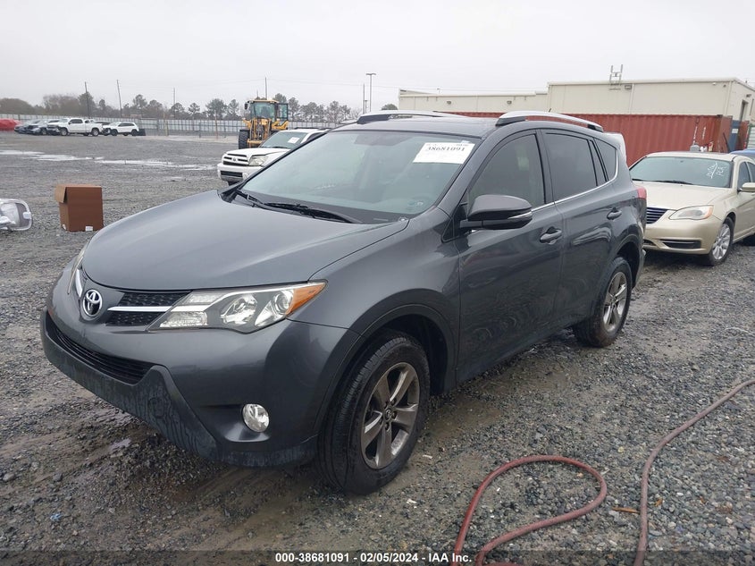 2015 TOYOTA RAV4 XLE - JTMWFREV5FD076512
