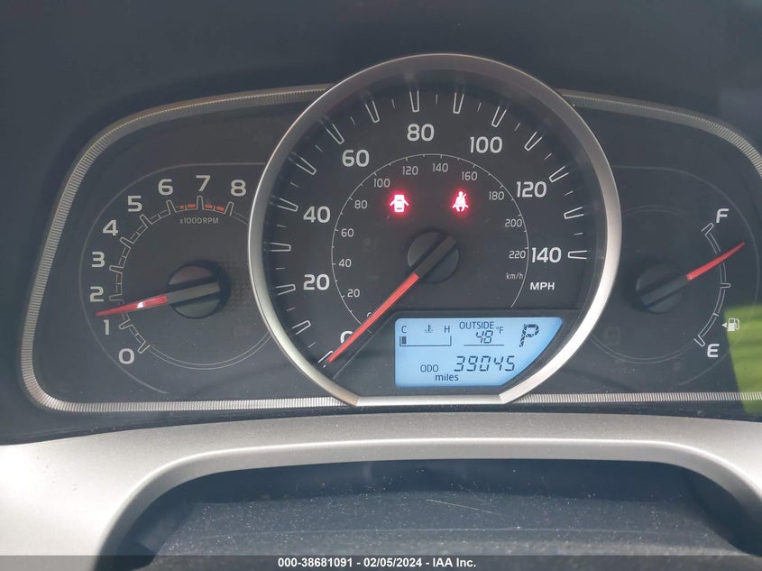 2015 TOYOTA RAV4 XLE - JTMWFREV5FD076512