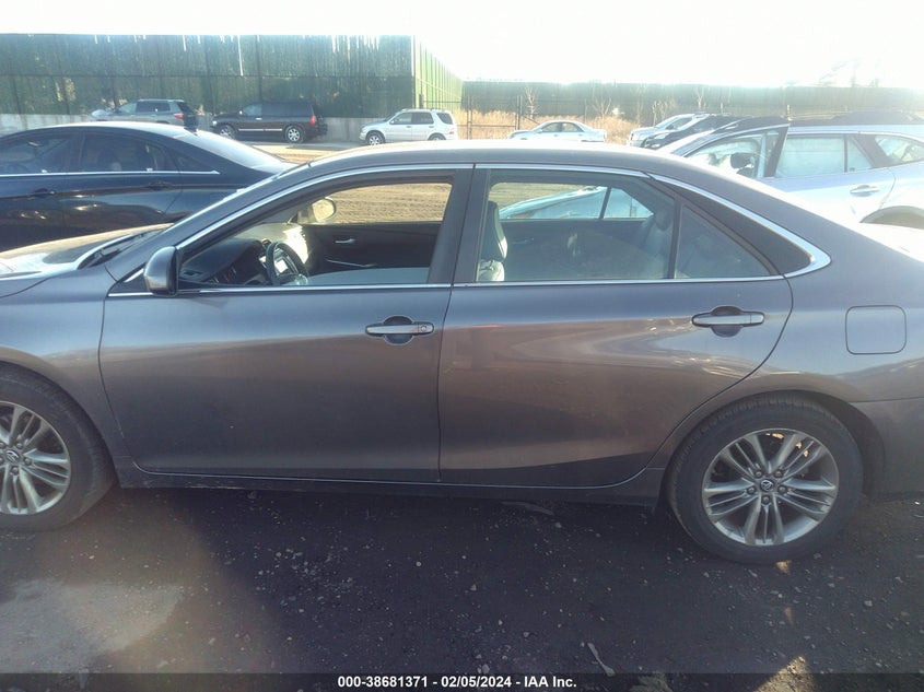 2017 TOYOTA CAMRY SE - 4T1BF1FK4HU364461