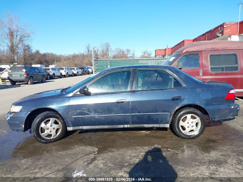 1998 Honda Accord Dx VIN: 1HGCF8546WA021560 Lot: 38681929