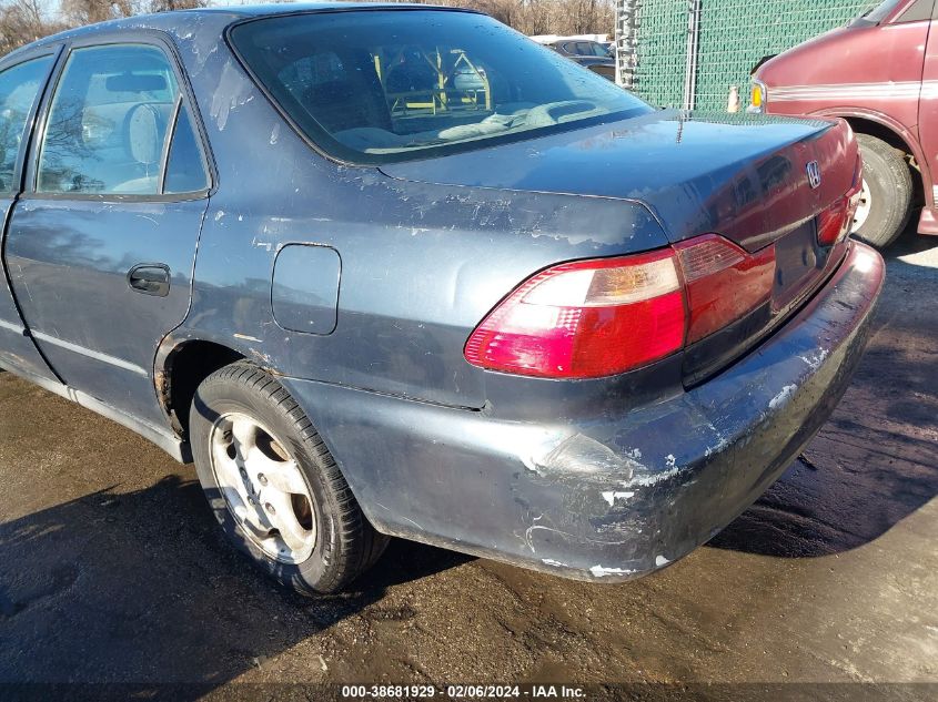 1998 Honda Accord Dx VIN: 1HGCF8546WA021560 Lot: 38681929