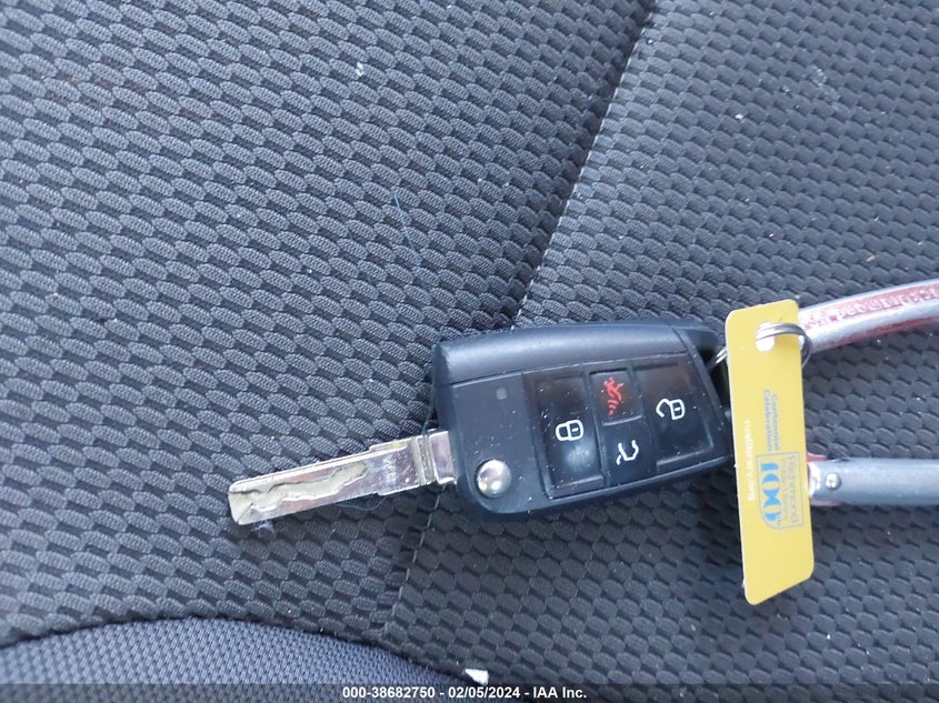 2016 VOLKSWAGEN GOLF SPORTWAGEN TSI S 4-DOOR - 3VWC17AU0GM516920