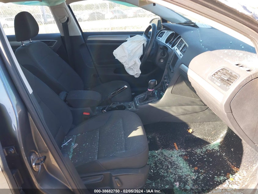 2016 VOLKSWAGEN GOLF SPORTWAGEN TSI S 4-DOOR - 3VWC17AU0GM516920