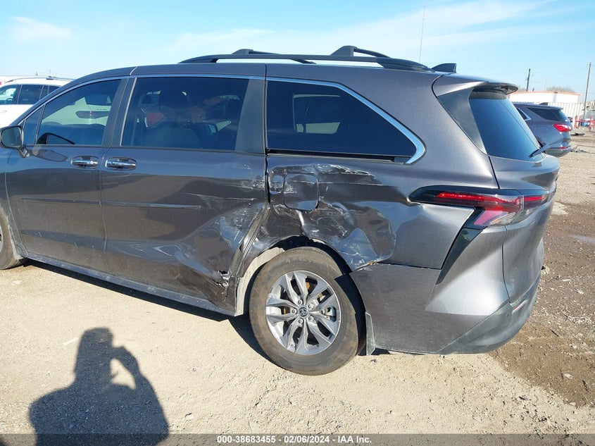 2024 TOYOTA SIENNA 2.5L I-4 DI, DOHC, V(VIN: 5TDYRKEC7RS183785