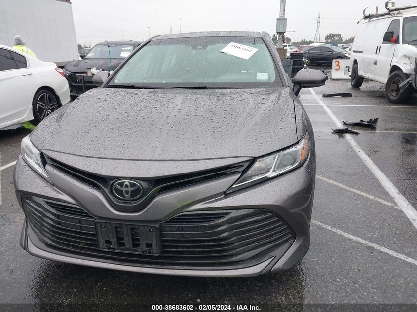 2018 TOYOTA CAMRY LE - 4T1B11HK4JU657892