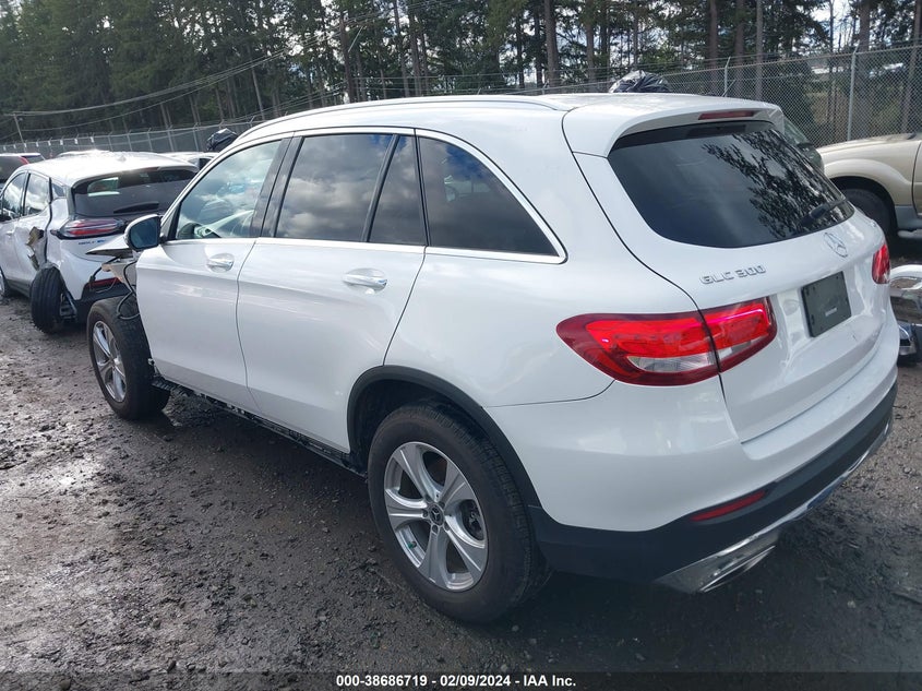 VIN WDC0G4KB5JV056855 2018 MERCEDES-BENZ GLC 300 4MATIC