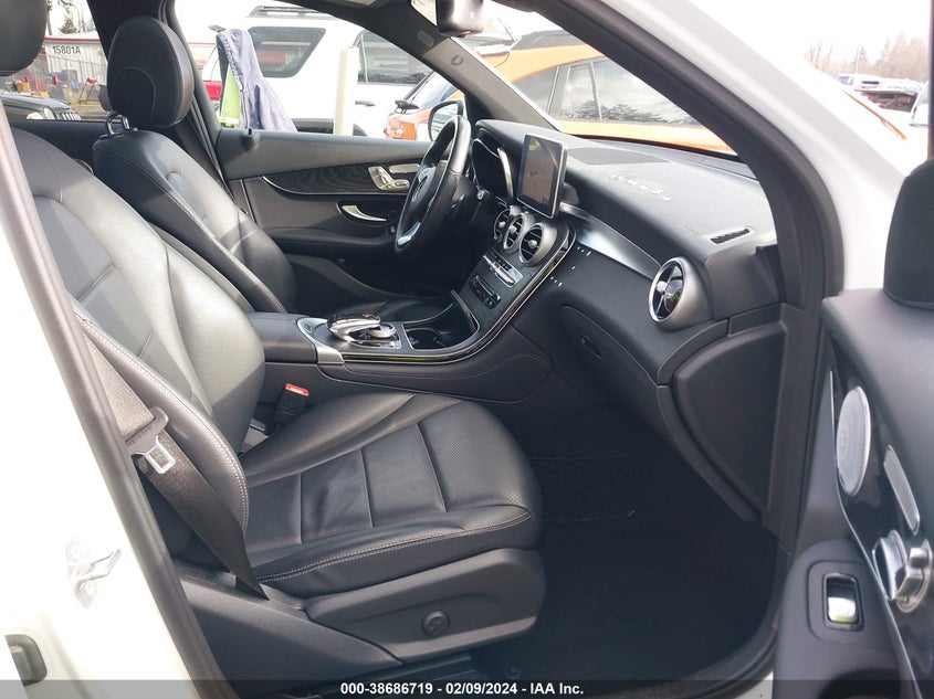 VIN WDC0G4KB5JV056855 2018 MERCEDES-BENZ GLC 300 4MATIC