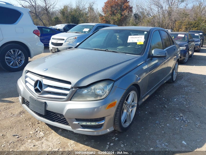 2013 MERCEDES-BENZ C 250 LUXURY/SPORT - WDDGF4HB8DA802506