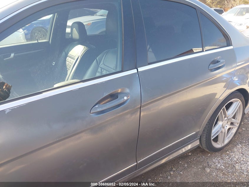 2013 MERCEDES-BENZ C 250 LUXURY/SPORT - WDDGF4HB8DA802506