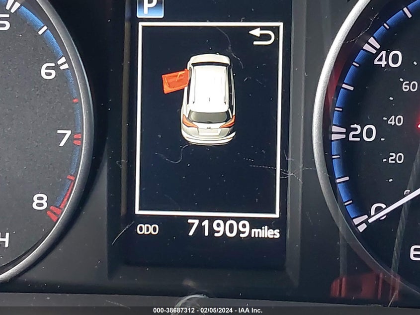 2018 TOYOTA RAV4 LE - JTMZFREV5JJ174480