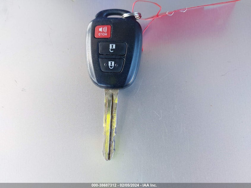 2018 TOYOTA RAV4 LE - JTMZFREV5JJ174480