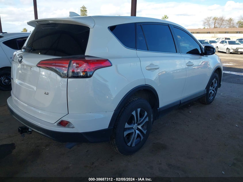 2018 TOYOTA RAV4 LE - JTMZFREV5JJ174480