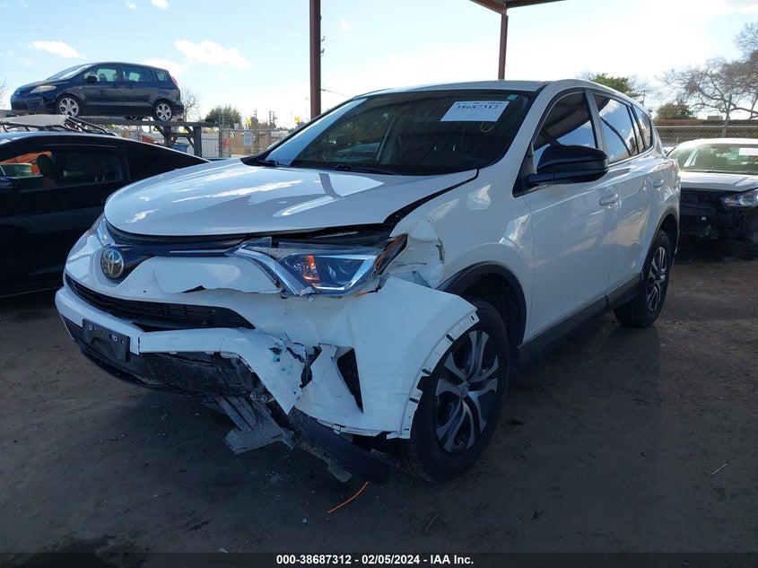 2018 TOYOTA RAV4 LE - JTMZFREV5JJ174480