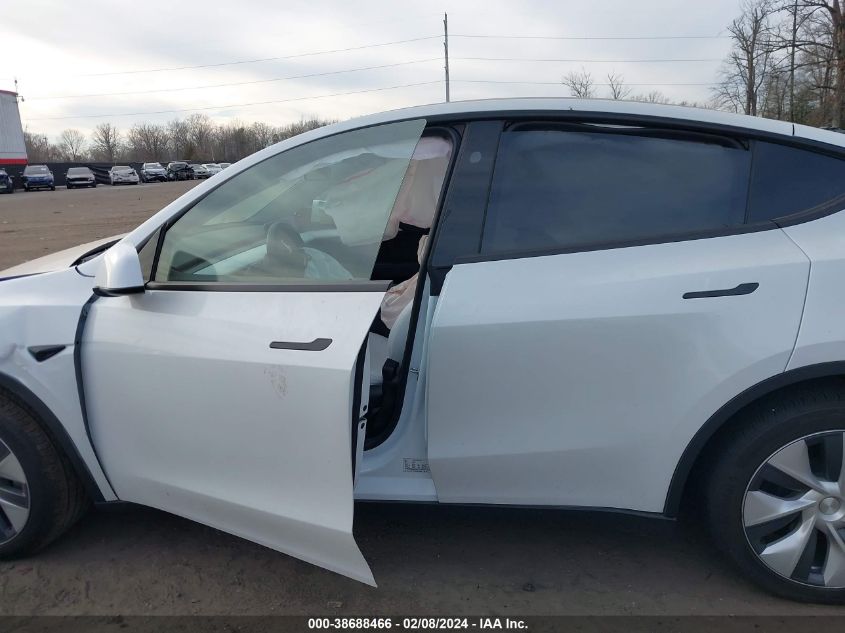 2023 Tesla Model Y Awd/Long Range Dual Motor All-Wheel Drive VIN: 7SAYGDEE8PF842450 Lot: 38688466