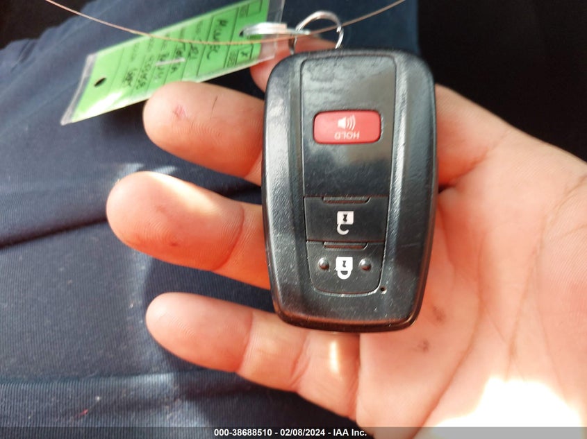 VIN 2T3W1RFV7MW107174 2021 TOYOTA RAV4 XLE/XLE PREMIUM