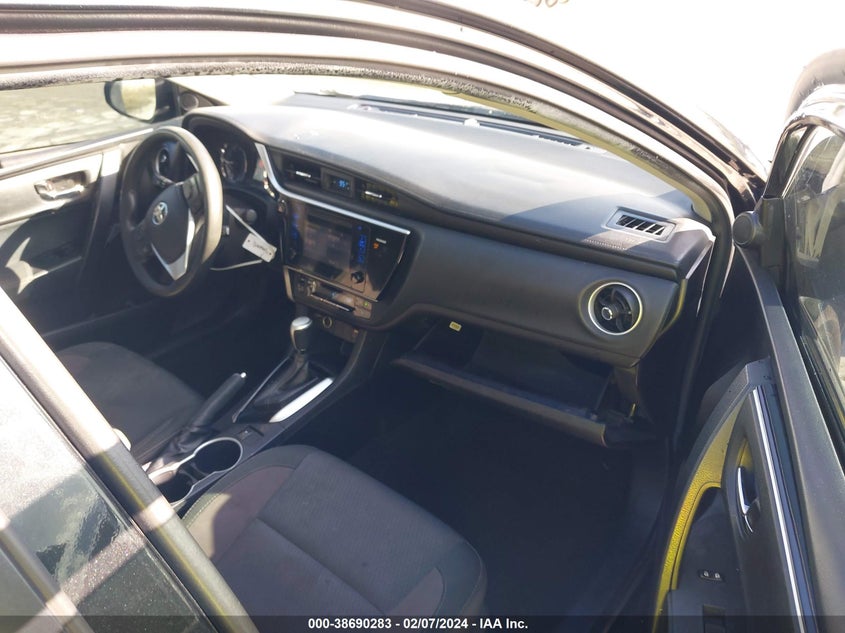 2017 TOYOTA COROLLA LE - 2T1BURHE1HC860928