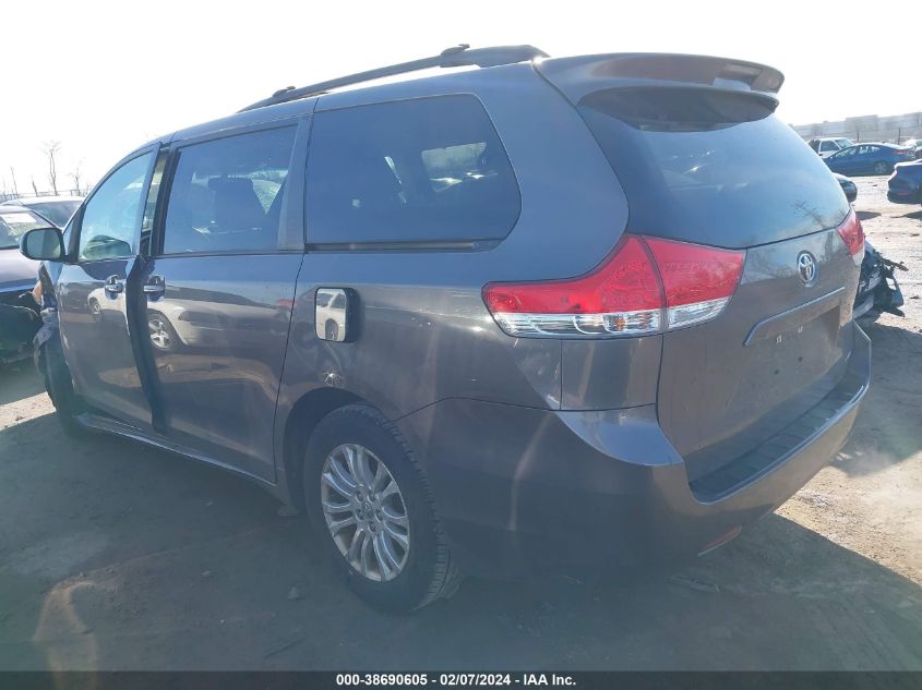 5TDYK3DC5CS189636 2012 TOYOTA SIENNA, photo no. 3