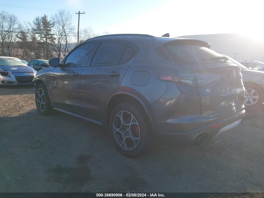 VIN ZASPAKBN3R7D76462 2024 ALFA ROMEO STELVIO TI AWD