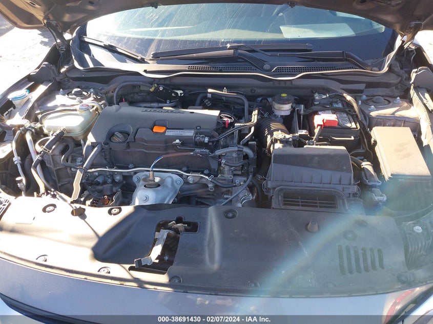 VIN 19XFC2F56JE038065 2018 HONDA CIVIC LX