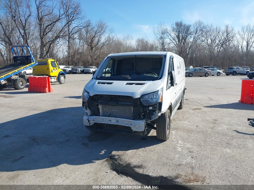 VIN 1FTYR2YM2JKB11747 2018 FORD TRANSIT-250