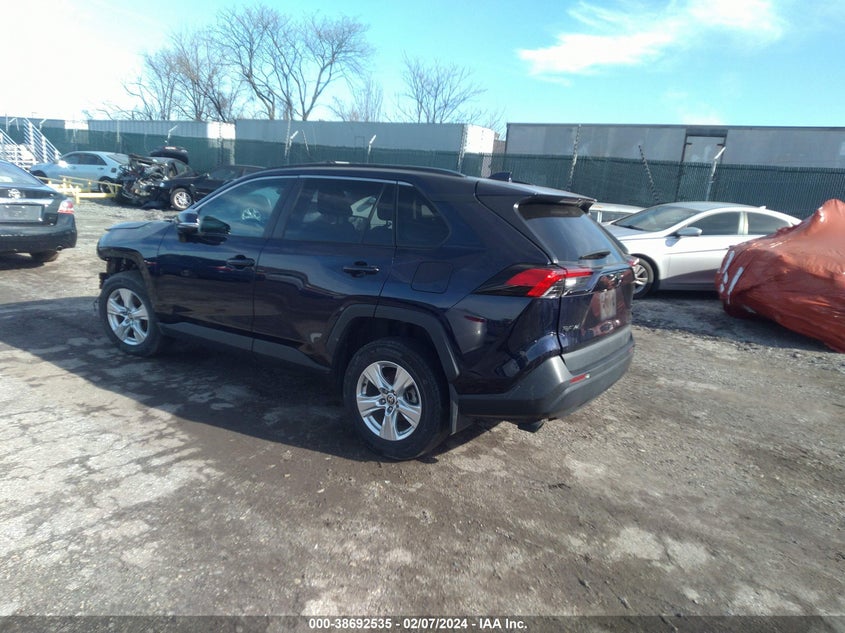 VIN 2T3P1RFV9MW230401 2021 TOYOTA RAV4 XLE