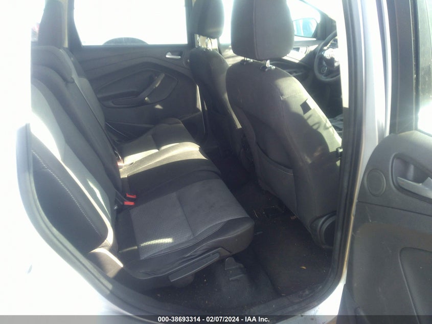 VIN 1FMCU0GD5HUE05801 2017 FORD ESCAPE SE