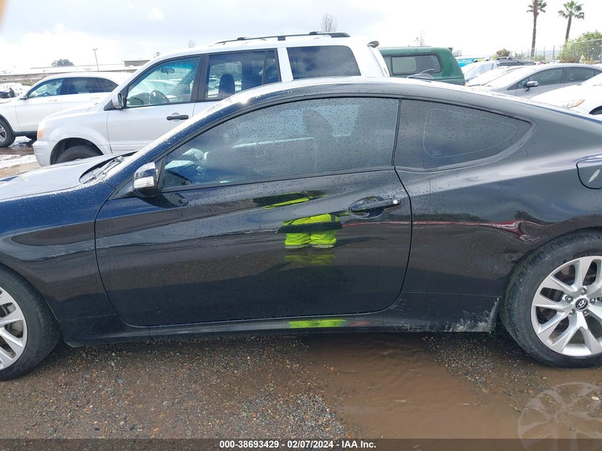 2016 HYUNDAI GENESIS 3.8 BASE - KMHHT6KJ9GU137245