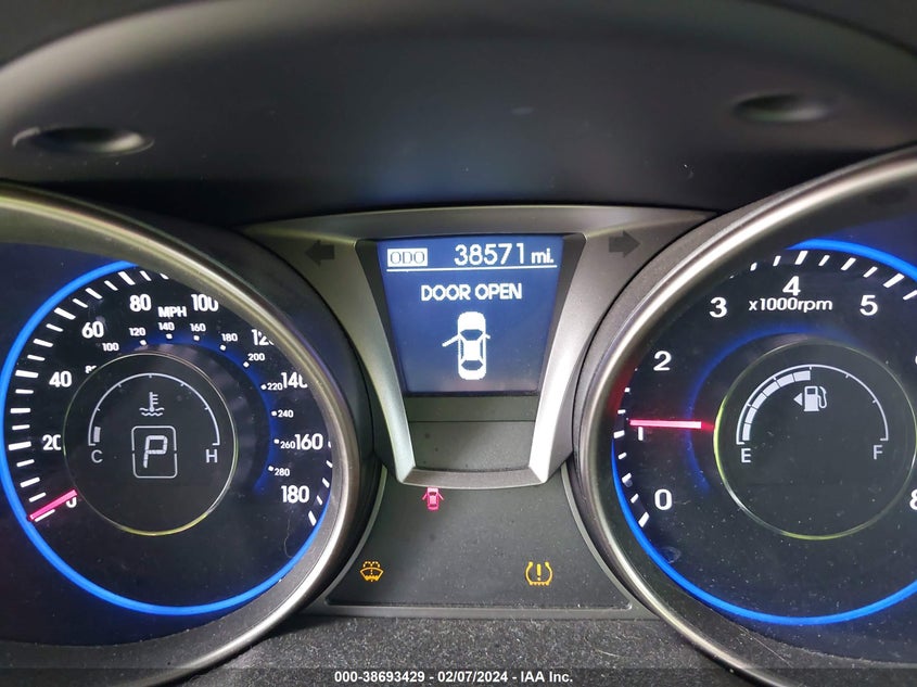 2016 HYUNDAI GENESIS 3.8 BASE - KMHHT6KJ9GU137245