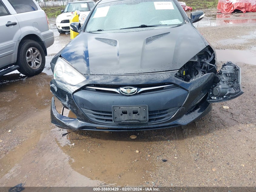 2016 HYUNDAI GENESIS 3.8 BASE - KMHHT6KJ9GU137245