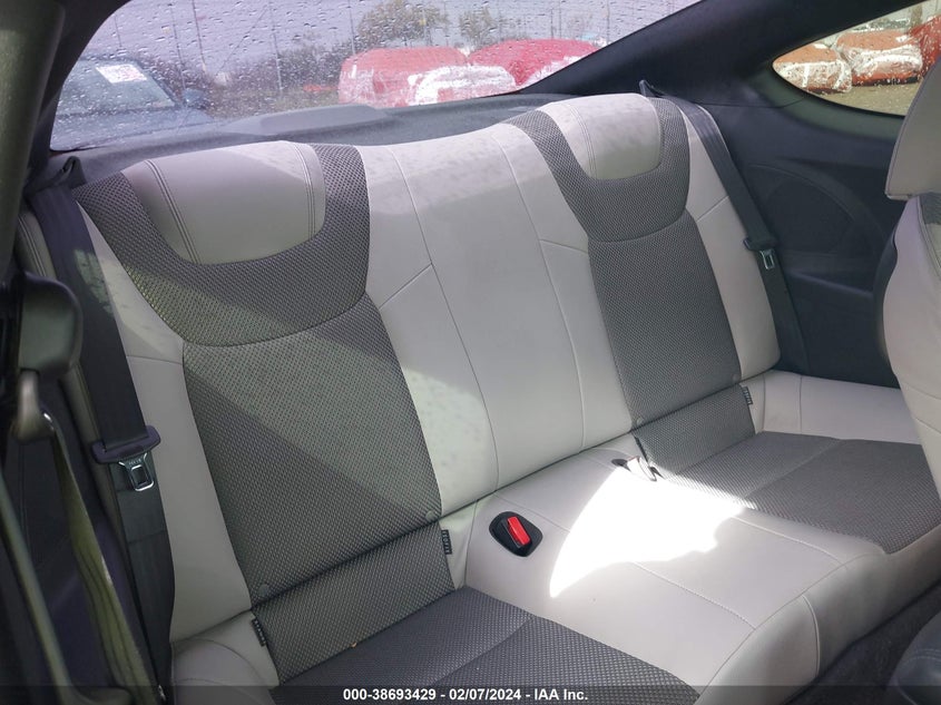 2016 HYUNDAI GENESIS 3.8 BASE - KMHHT6KJ9GU137245