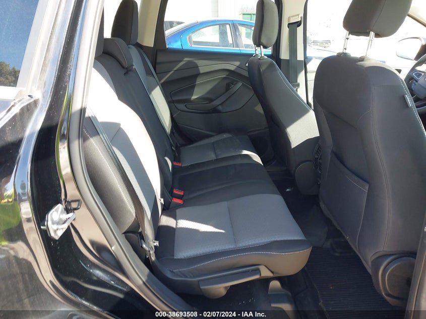 VIN 1FMCU9GD7JUD12188 2018 FORD ESCAPE SE