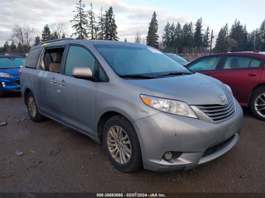 TOYOTA-SIENNA-5TDYK3DC8FS654155