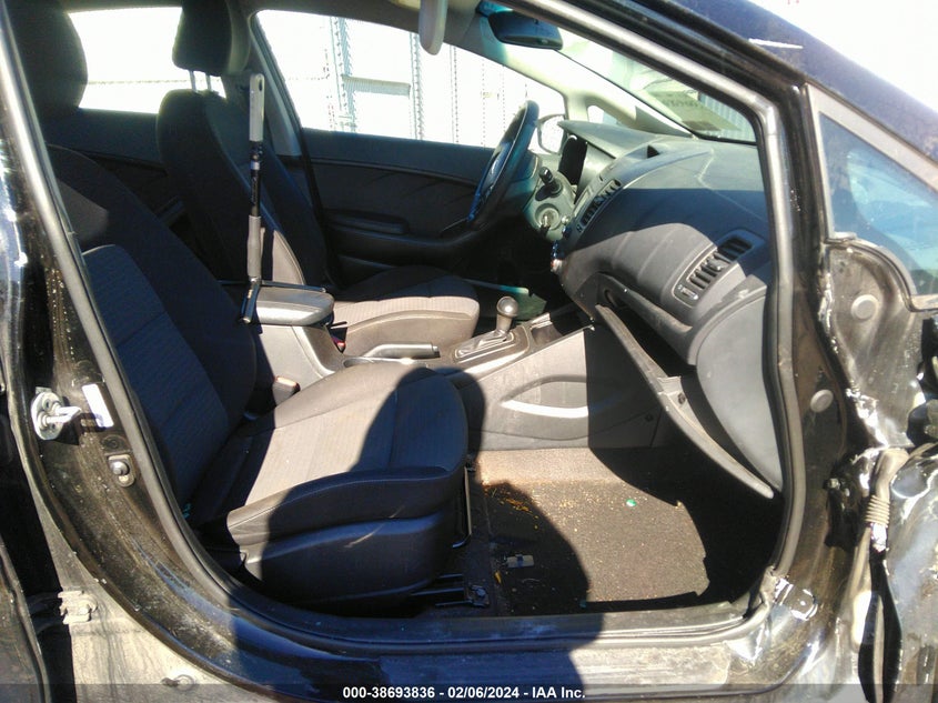 2016 KIA FORTE LX - KNAFX4A66G5500819