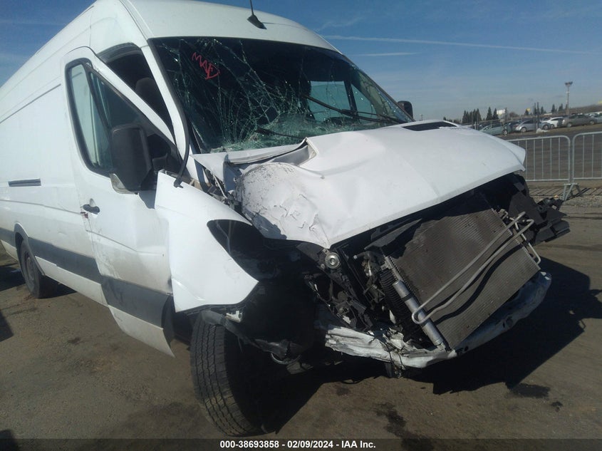 VIN WD3PE8CD3JP631406 2018 MERCEDES-BENZ SPRINTER 2500 HIGH ROOF V6