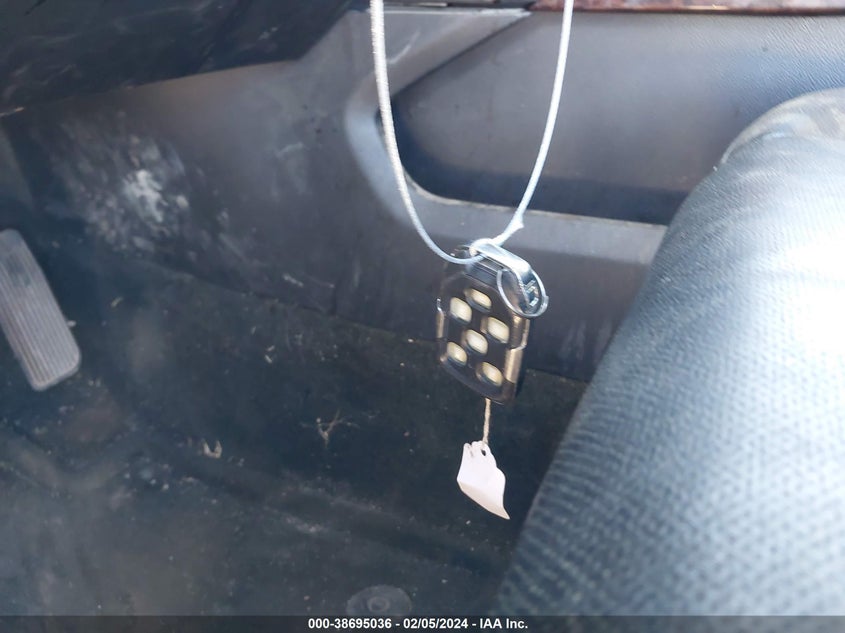 2016 GMC YUKON SLT - 1GKS2BKC2GR221020