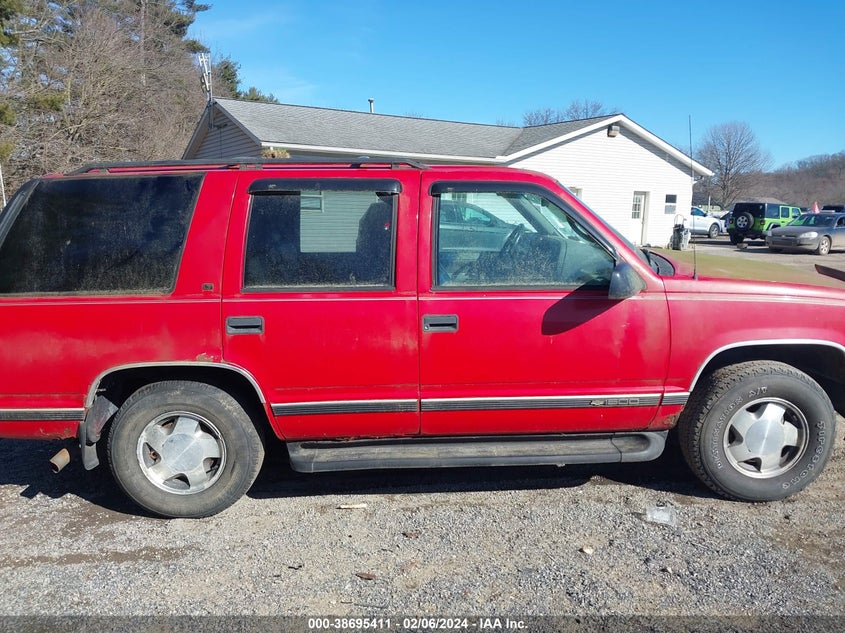 1996 Chevrolet Tahoe K1500 VIN: 1GNEK13R5TJ424151 Lot: 38695411