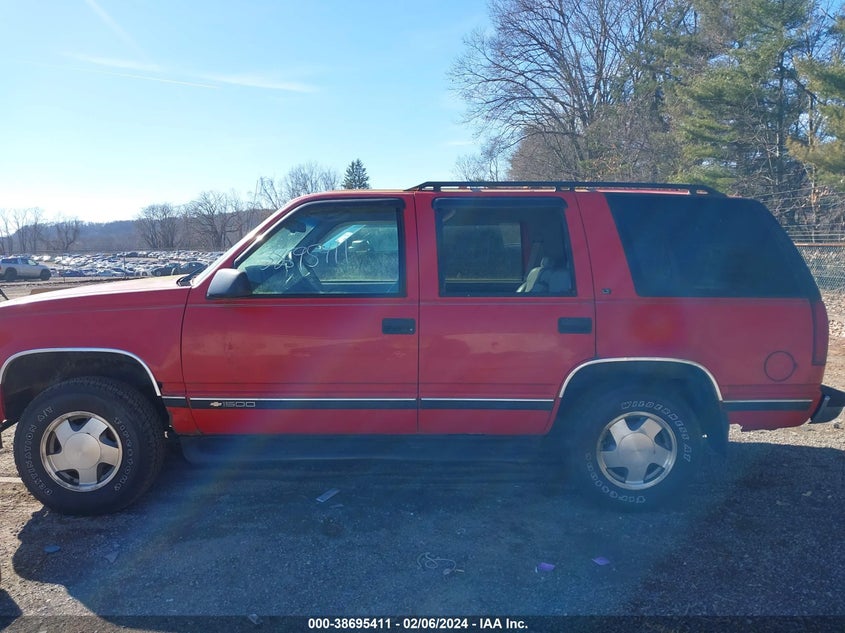 1996 Chevrolet Tahoe K1500 VIN: 1GNEK13R5TJ424151 Lot: 38695411