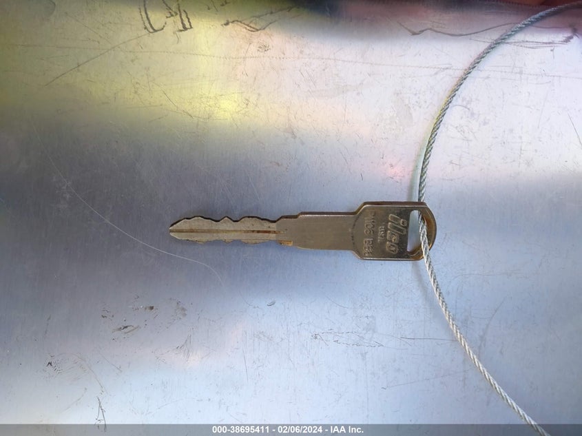 1996 Chevrolet Tahoe K1500 VIN: 1GNEK13R5TJ424151 Lot: 38695411