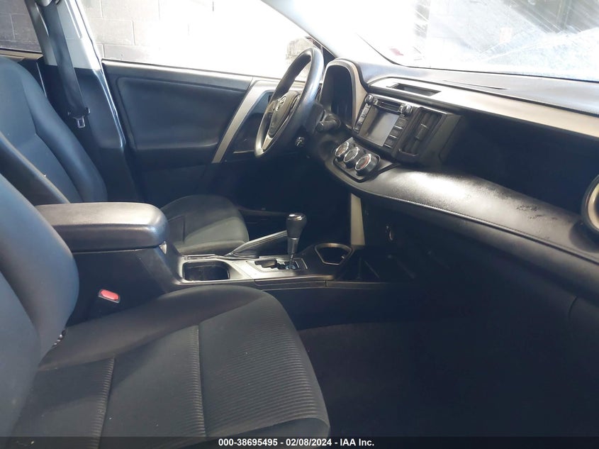 VIN JTMBFREV2HJ120579 2017 TOYOTA RAV4 LE