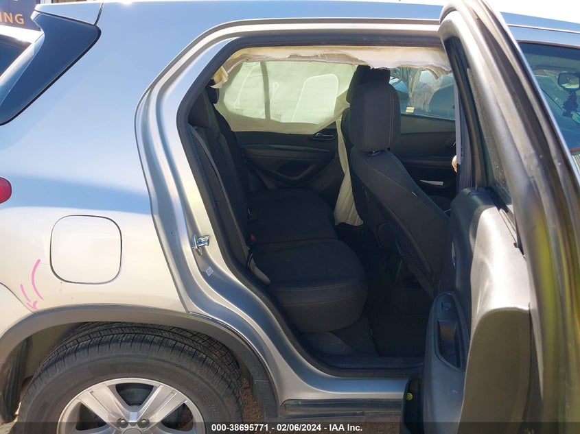 VIN KL7CJKSB3LB037456 2020 CHEVROLET TRAX LS