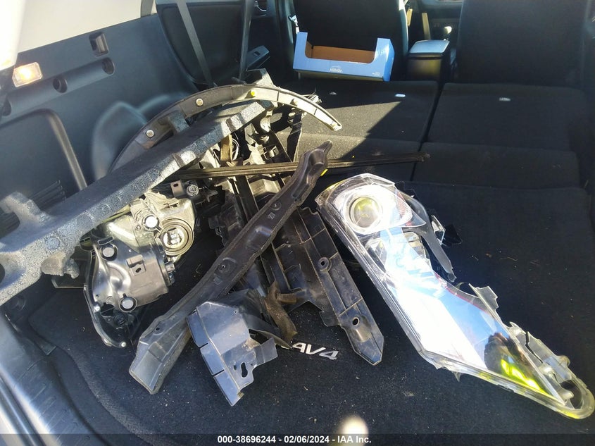 2014 TOYOTA RAV4 LE - JTMZFREV1EJ006437