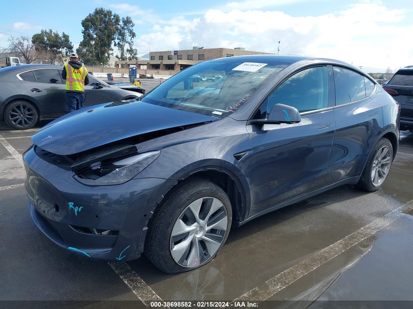 VIN 7SAYGDEE2NF557594 2022 TESLA MODEL Y
