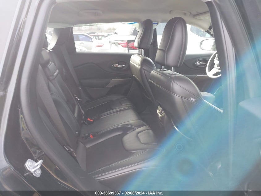 VIN 1C4PJMLX8KD121172 2019 JEEP CHEROKEE LATITUDE PLUS 4X4
