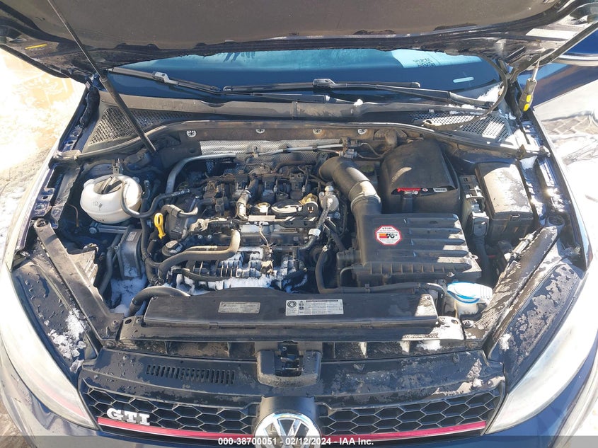 2015 VOLKSWAGEN GOLF GTI 2.0T SE 4-DOOR - 3VW4T7AU2FM071013