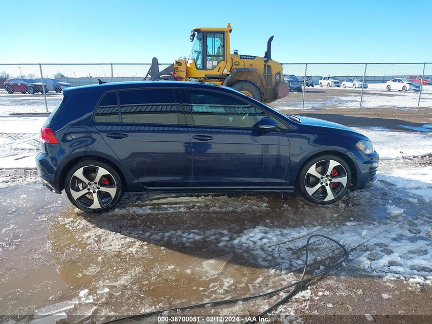 2015 VOLKSWAGEN GOLF GTI 2.0T SE 4-DOOR - 3VW4T7AU2FM071013