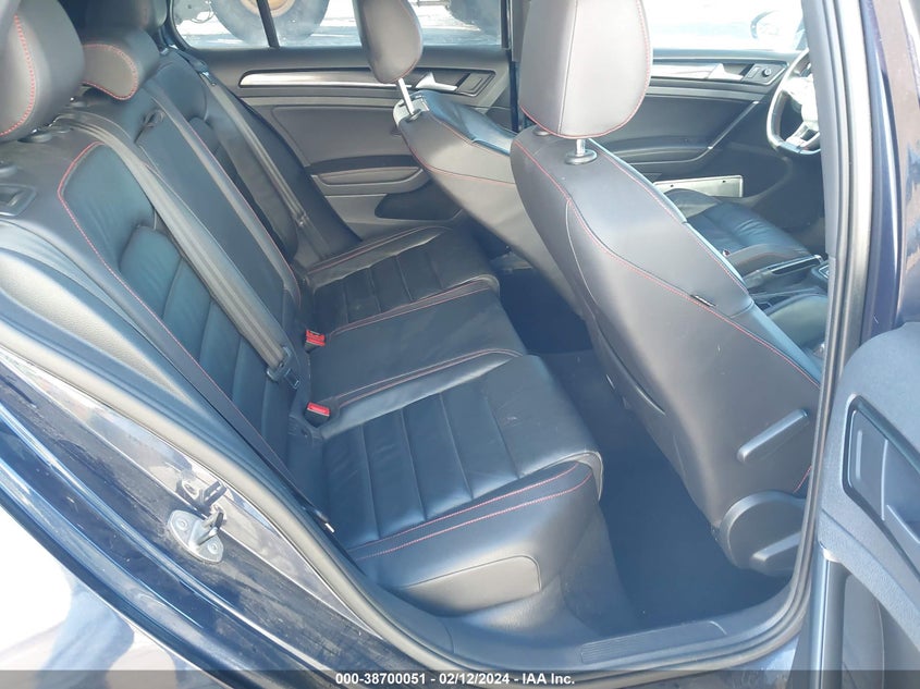 2015 VOLKSWAGEN GOLF GTI 2.0T SE 4-DOOR - 3VW4T7AU2FM071013